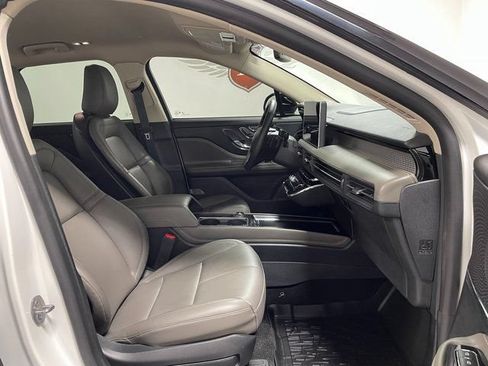 Used 2023 Lincoln Corsair AWD image 22