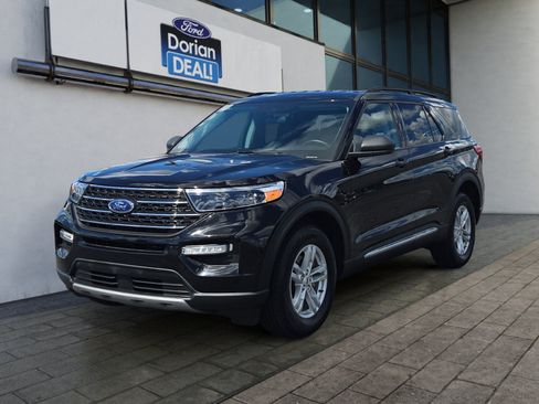 Used 2023 Ford Explorer XLT w/ Equipment Group 202A AWD/4WD image 7