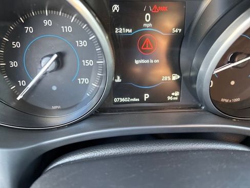 Used 2018 Jaguar F-PACE Prestige image 19