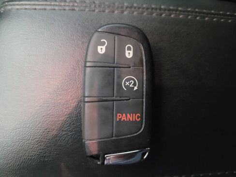 Used 2025 Jeep Compass Latitude AWD/4WD image 32