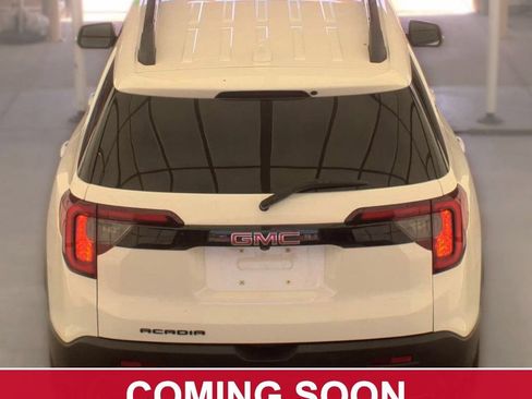 Used 2022 GMC Acadia SLE w/ Elevation Edition FWD image 7