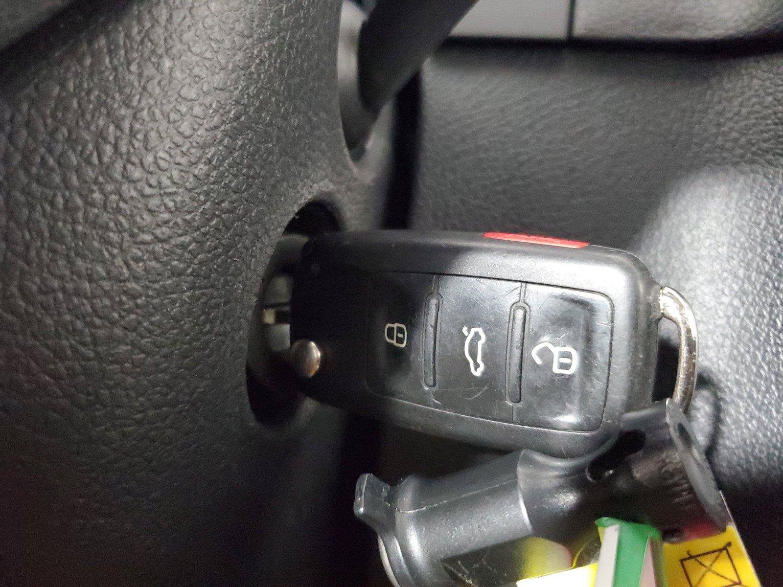 Used 2015 Volkswagen Tiguan S FWD image 32