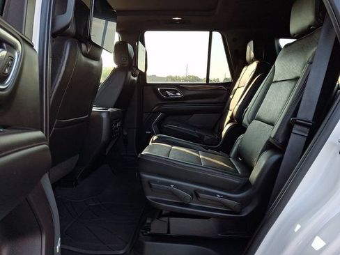 Used 2021 Chevrolet Tahoe High Country w/ Premium Package AWD/4WD image 13