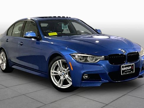Used 2018 BMW 330i xDrive Sedan w/ M Sport Package AWD/4WD image 2