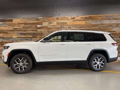 New 2025 Jeep Grand Cherokee L Limited w/ Luxury Tech Group II image 53
