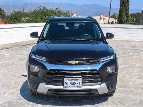 Used 2023 Chevrolet TrailBlazer LT FWD image 2