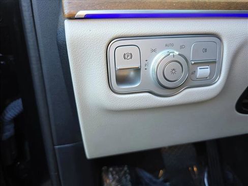 Used 2021 Mercedes-Benz GLE 350 4MATIC image 25