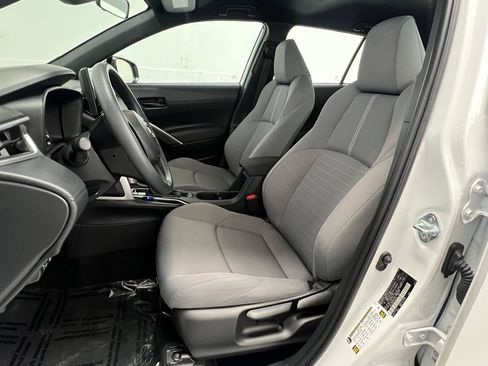 Used 2024 Toyota Corolla Cross AWD Hybrid image 8