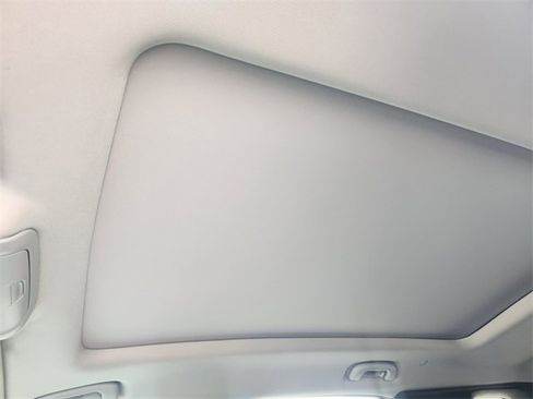 Used 2019 Chevrolet Equinox Premier image 27