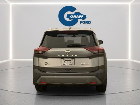 Used 2022 Nissan Rogue SV w/ SV Premium Package image 5