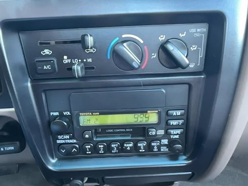 Used 2000 Toyota Tacoma 4x4 Regular Cab image 9