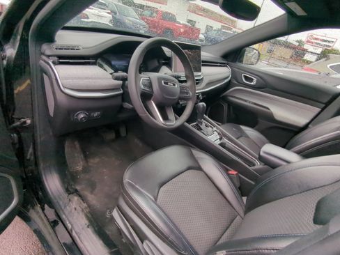 Used 2024 Jeep Compass Latitude AWD/4WD image 7