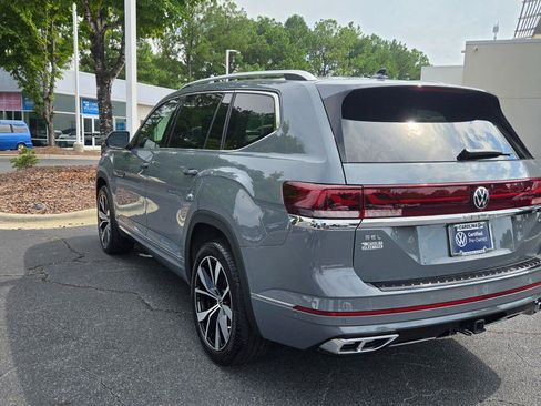 Used 2025 Volkswagen Atlas SEL Premium R-Line AWD/4WD image 4