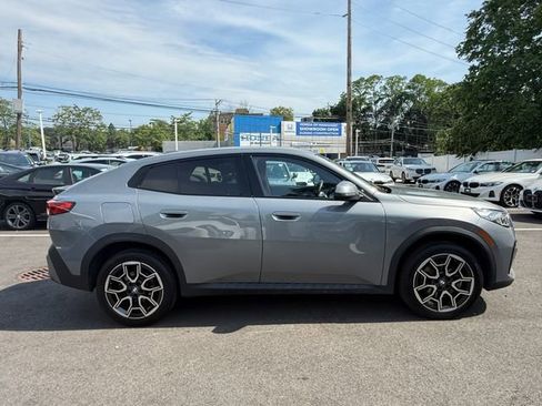 Used 2025 BMW X2 xDrive28i w/ Convenience Package AWD/4WD image 3