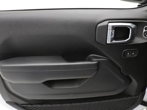 Used 2024 Jeep Wrangler Unlimited w/ Convenience Group image 14