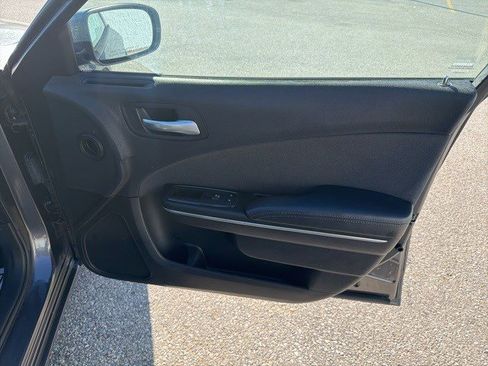 Used 2016 Dodge Charger SE w/ Popular Equipment Group image 16