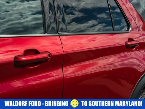 Used 2023 Ford Explorer XLT w/ Equipment Group 202A image 17