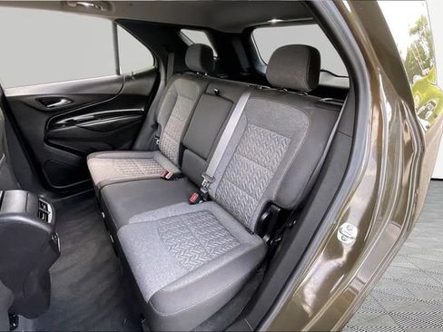 Used 2024 Chevrolet Equinox LT FWD image 16