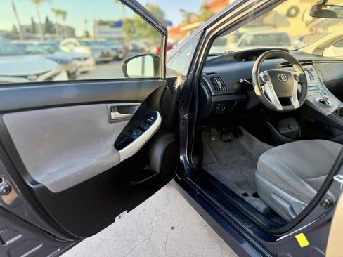 Used 2015 Toyota Prius Two FWD image 15