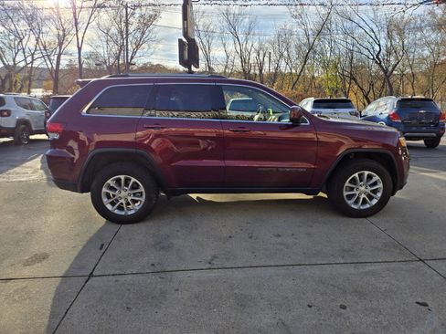 Used 2021 Jeep Grand Cherokee Laredo image 9