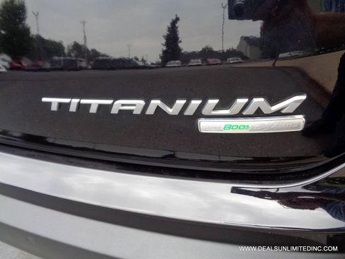 Used 2019 Ford Edge Titanium AWD/4WD image 6