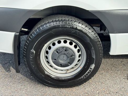Used 2024 Mercedes-Benz Sprinter 2500 image 34
