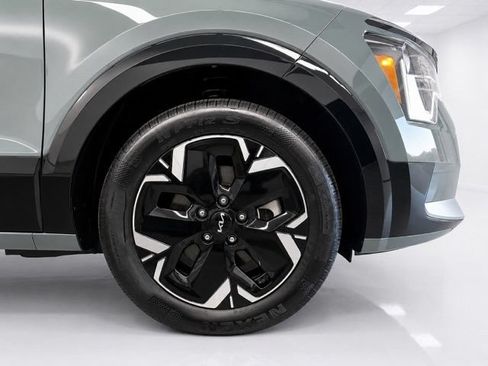 Used 2024 Kia Niro Wind w/ Wind Preserve Package FWD image 8