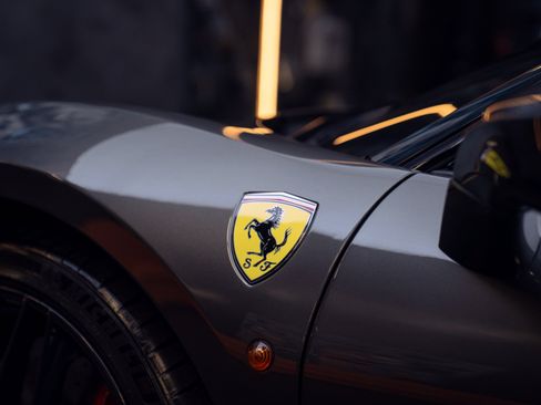 Used 2017 Ferrari 488 GTB RWD image 17