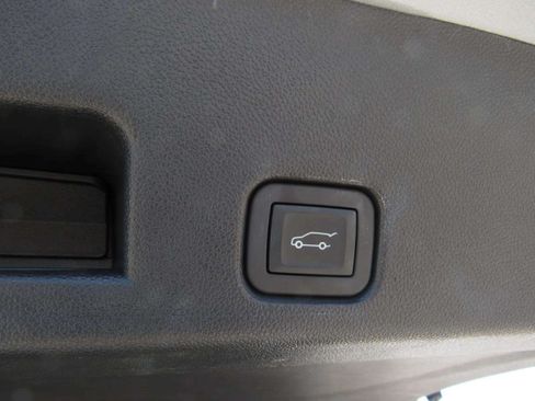 Used 2026 GMC Acadia Elevation FWD image 13