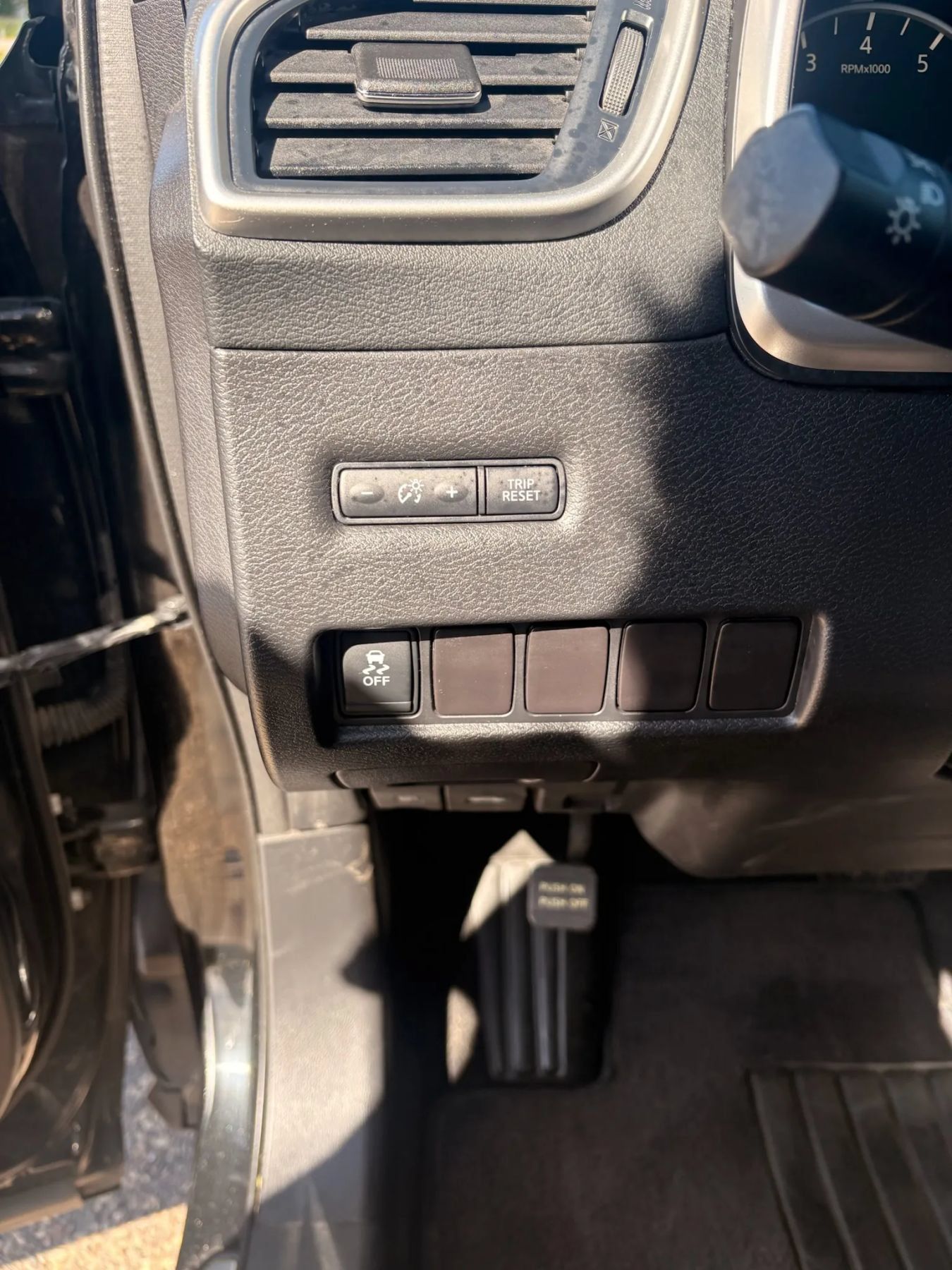 Used 2015 Nissan Murano S AWD/4WD image 12