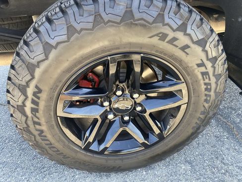 Used 2020 Chevrolet Silverado 1500 LT Trail Boss AWD/4WD image 32