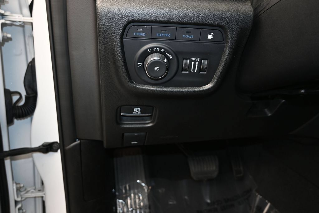 Used 2024 Jeep Grand Cherokee Limited 4xe AWD/4WD image 13