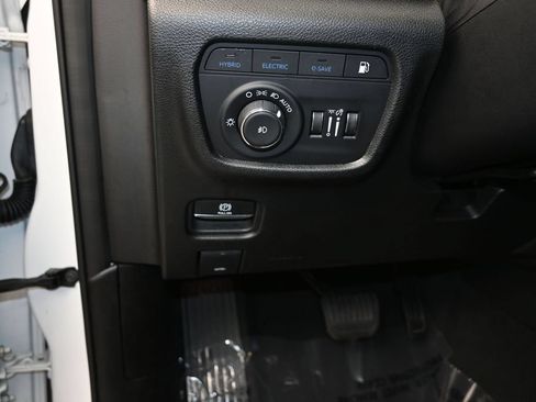 Used 2024 Jeep Grand Cherokee Limited 4xe AWD/4WD image 13