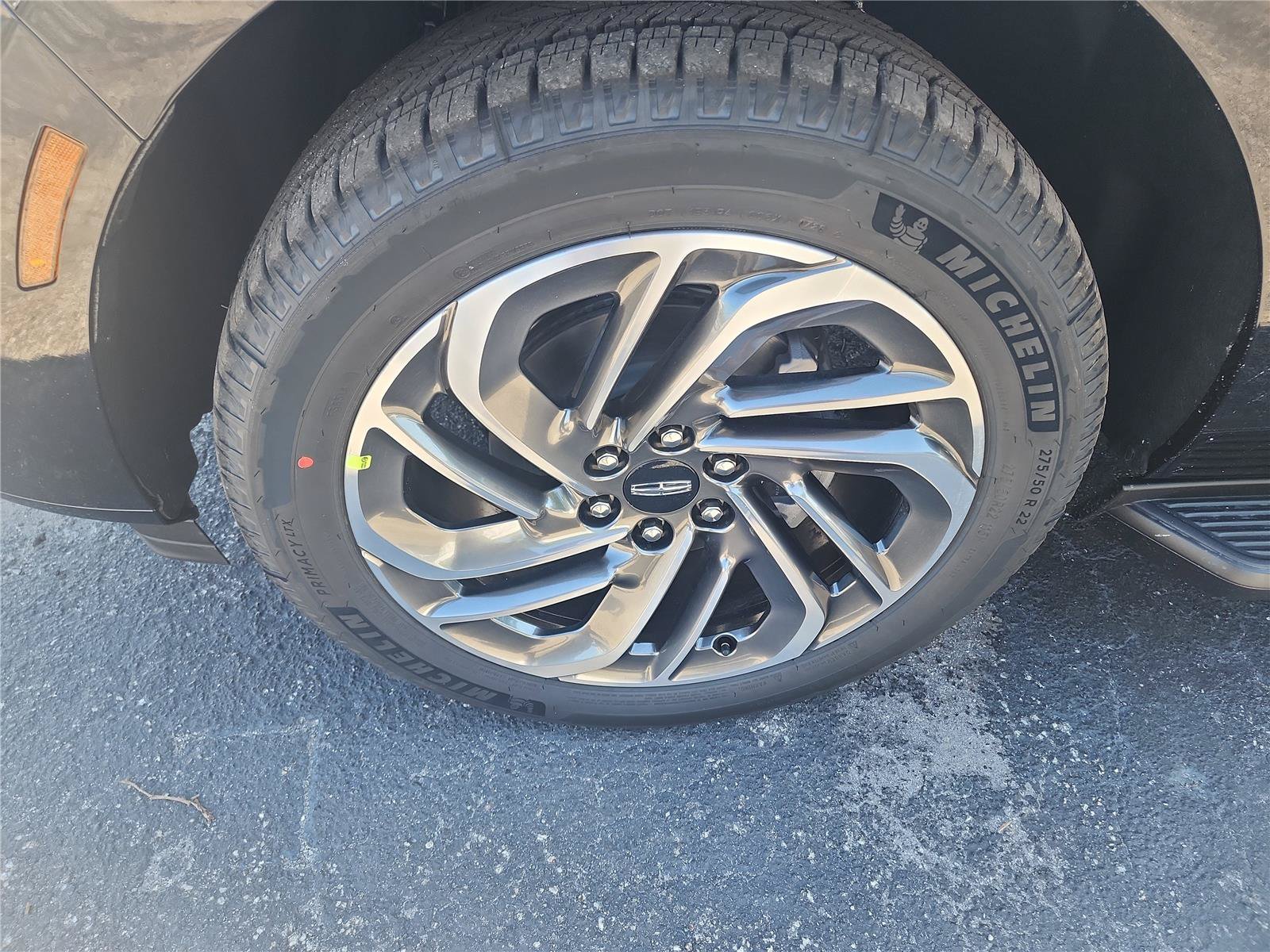 New 2026 Lincoln Navigator Premiere AWD/4WD image 9