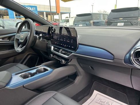 New 2026 Chevrolet Equinox EV LT image 33