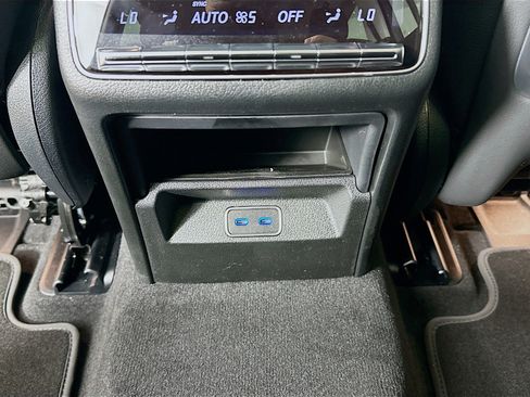 Used 2026 Mercedes-Benz GLS 450 4MATIC image 33