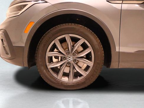 Used 2023 Volkswagen Tiguan SE image 7