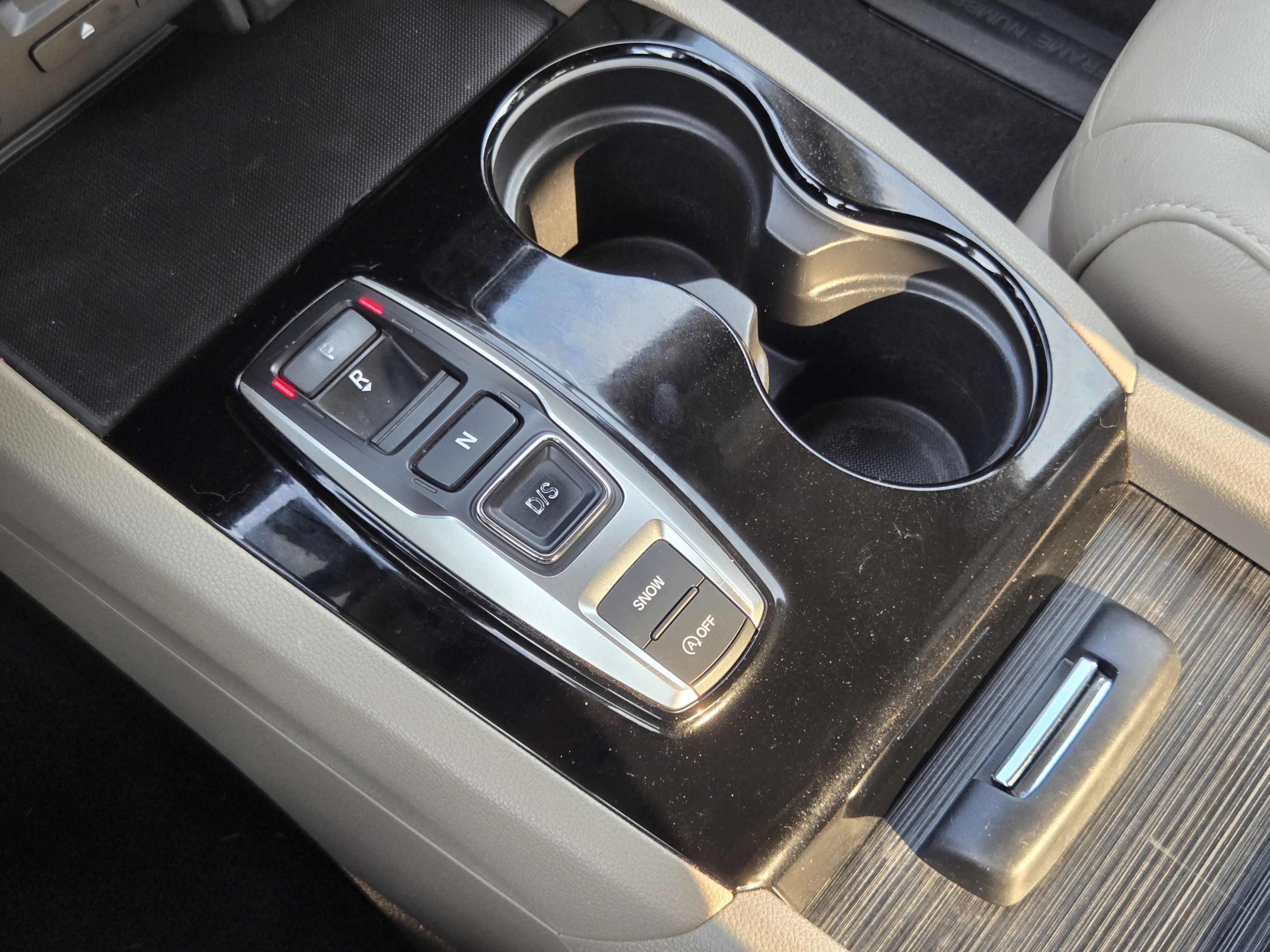 Used 2019 Honda Pilot Touring image 16