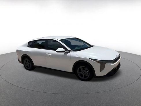 Used 2025 Kia K4 FWD image 2