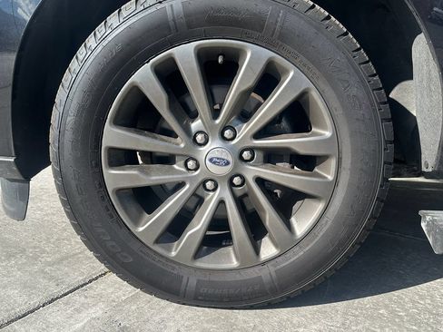 Used 2020 Ford Expedition Limited AWD/4WD image 23