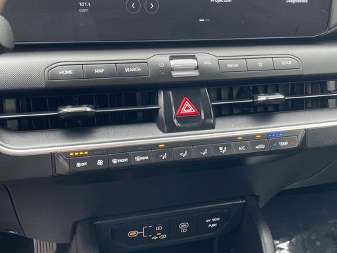 Used 2025 Kia K4 FWD image 20