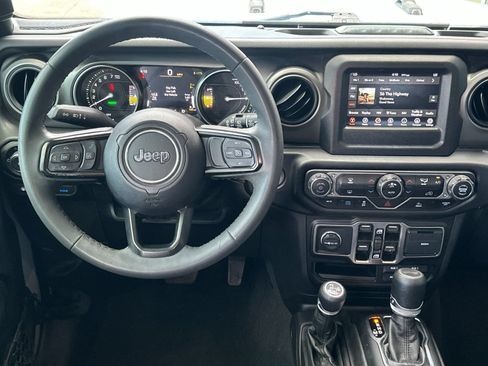 Used 2023 Jeep Wrangler Unlimited AWD/4WD image 13