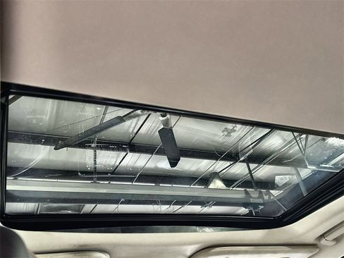 Used 2020 Lincoln Navigator Black Label w/ Cargo Convenience Package image 26