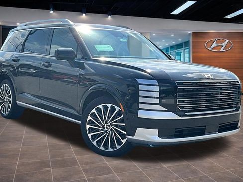 Certified 2026 Hyundai Palisade Calligraphy FWD image 3