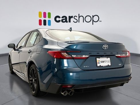 Used 2025 Toyota Camry SE w/ Convenience Package FWD image 3