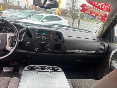 Used 2007 GMC Sierra 2500 SLE w/ SLE1 Preferred Package image 13