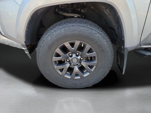 Used 2021 Toyota Tacoma SR5 image 28