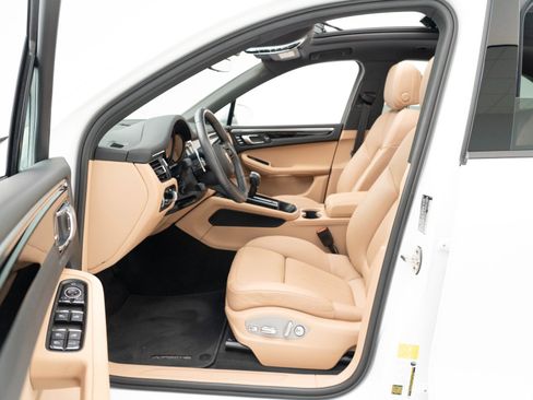 Used 2022 Porsche Macan image 17