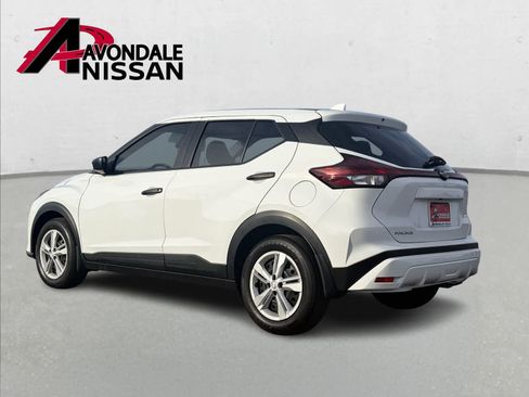 Certified 2025 Nissan Kicks Play S image 4