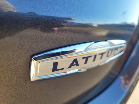 Used 2024 Jeep Compass Latitude image 26